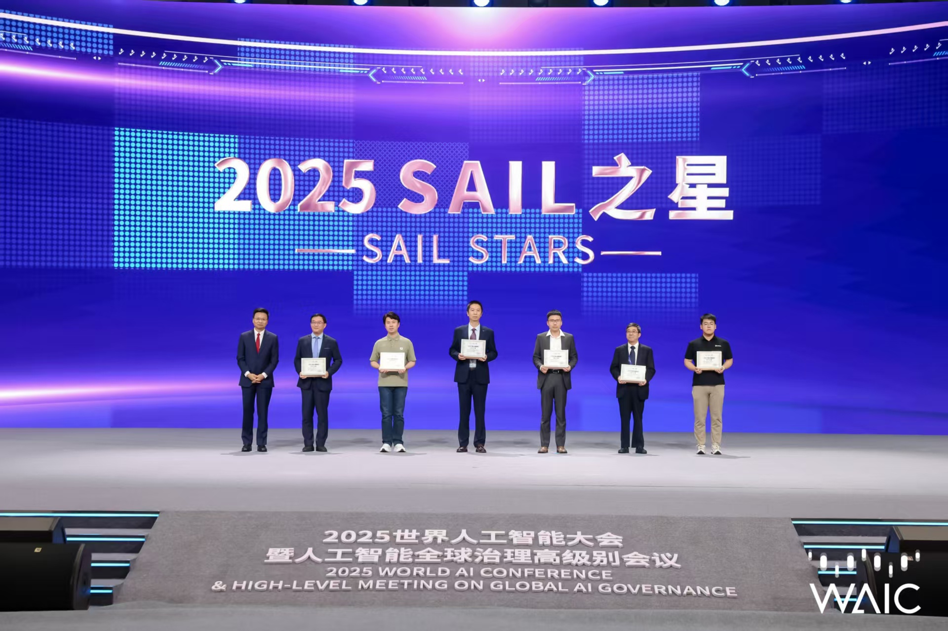j9娱乐官网-海信音响如何用“1/3体积”实现声场突围？